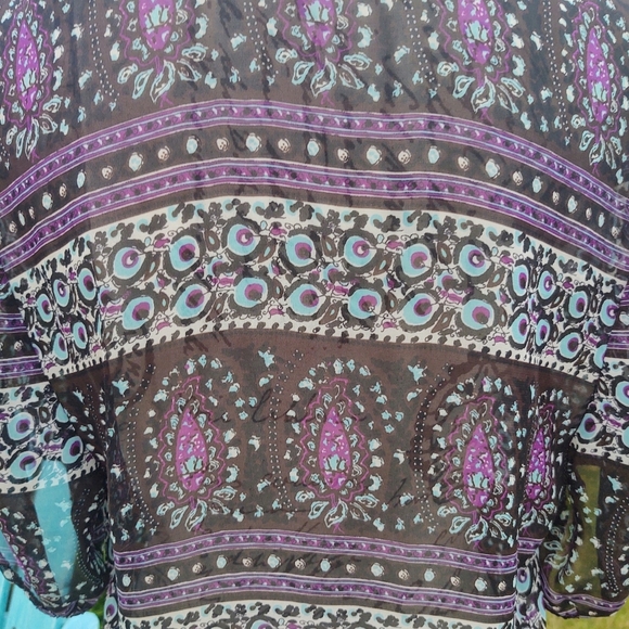 💥3/$20 Studio Y Gorgeous Semi Sheer Blouse Large! - Picture 7 of 10